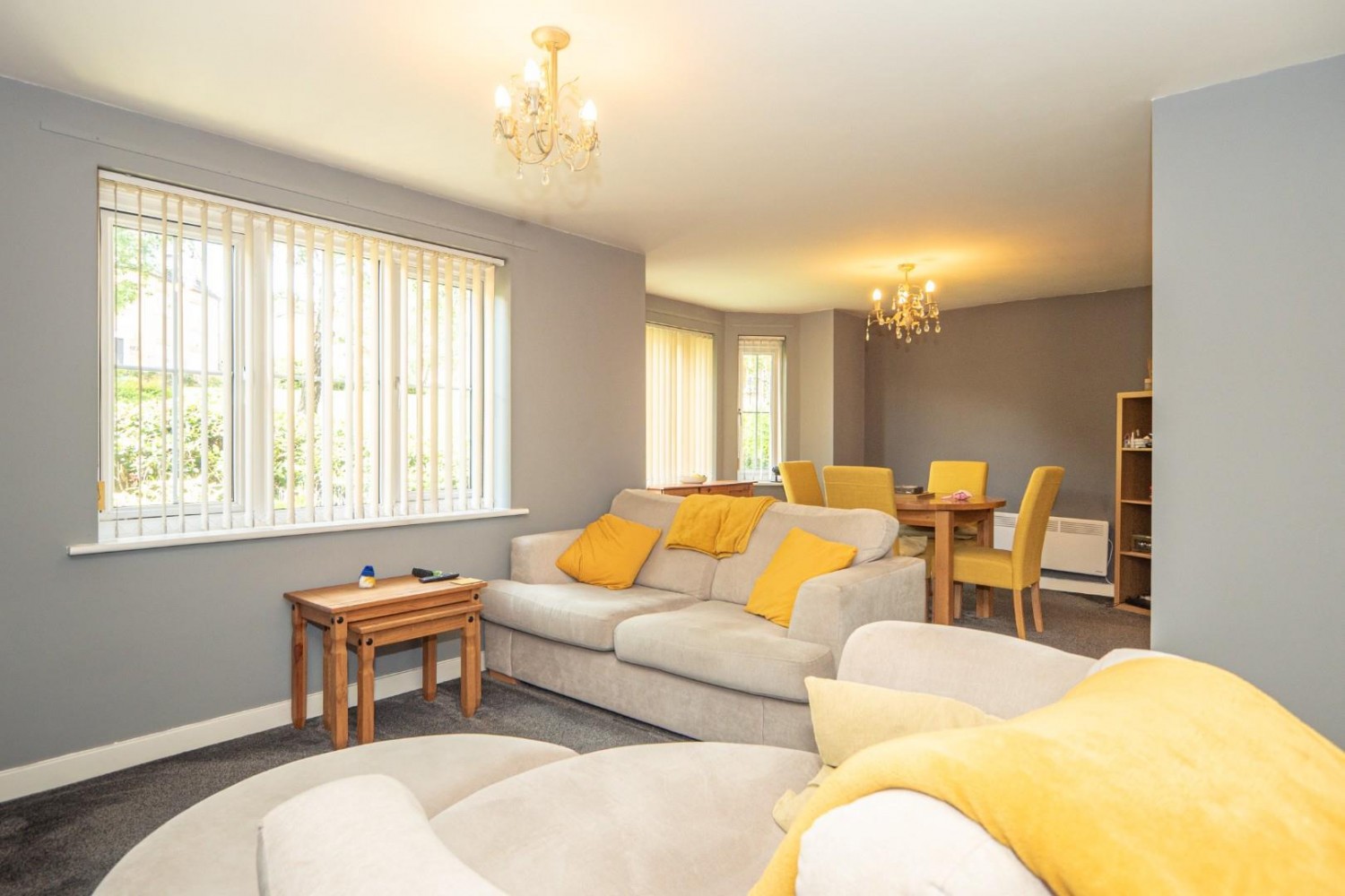 2 bedroom Flat for sale in Broadlands Gardens, Pudsey, LS28 9GD