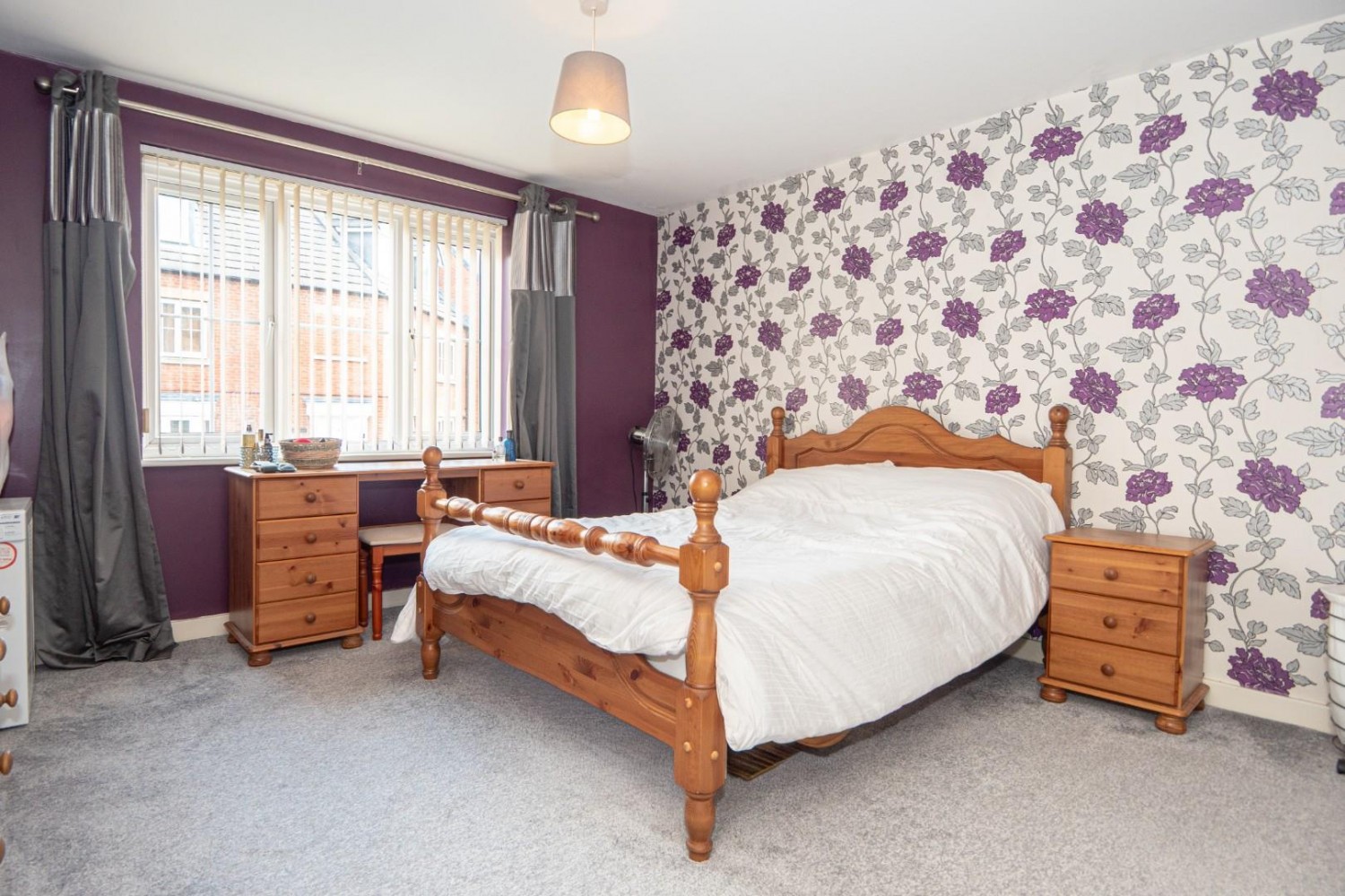 2 bedroom Flat for sale in Broadlands Gardens, Pudsey, LS28 9GD