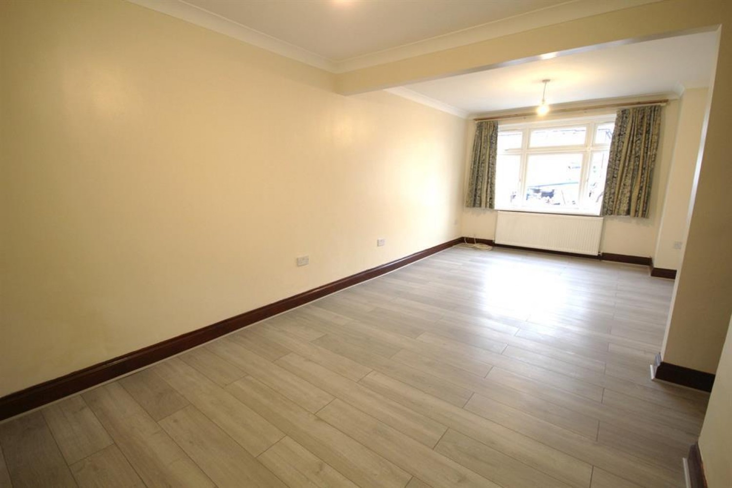 Crowland Avenue, Hayes, UB3 4JW