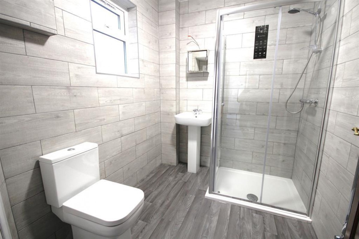 Crowland Avenue, Hayes, UB3 4JW