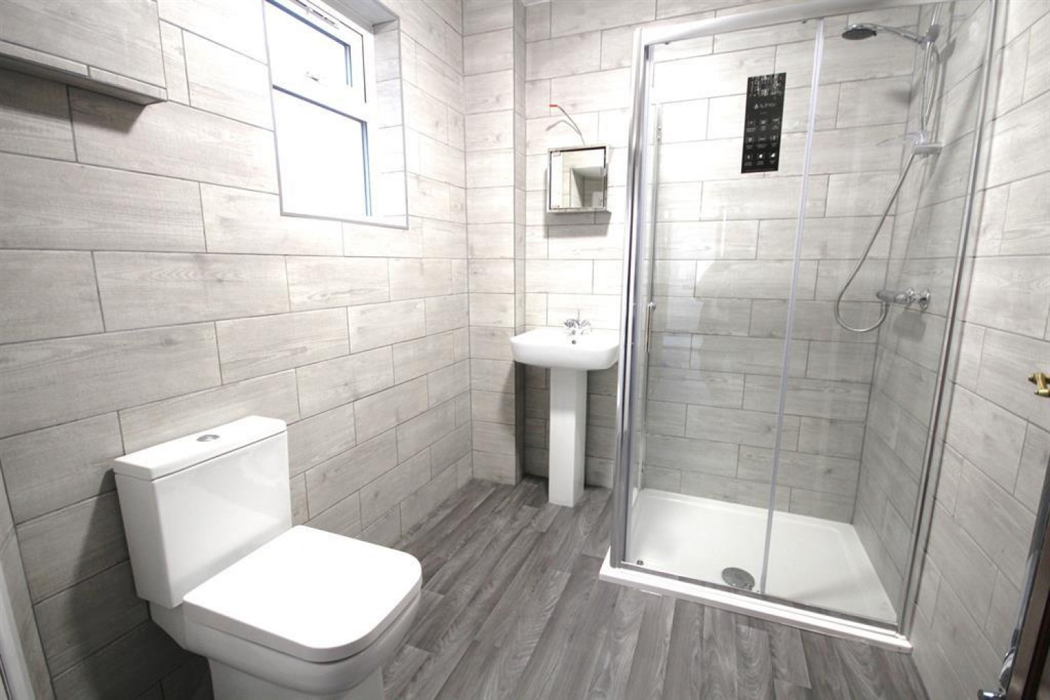 Crowland Avenue, Hayes, UB3 4JW