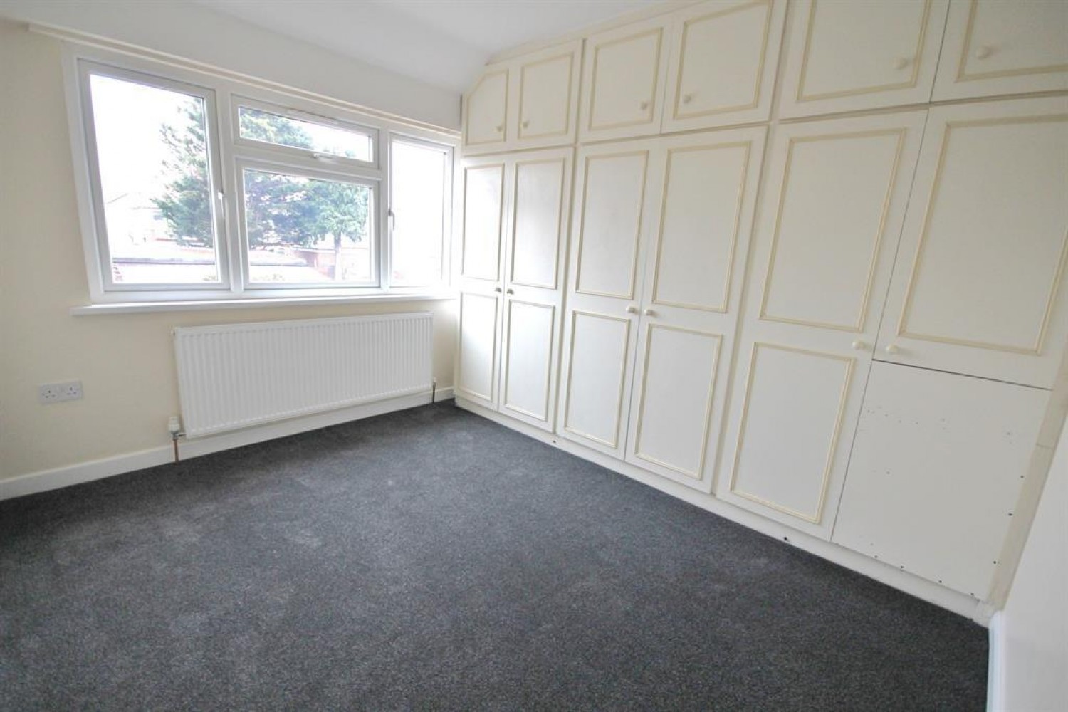 Crowland Avenue, Hayes, UB3 4JW