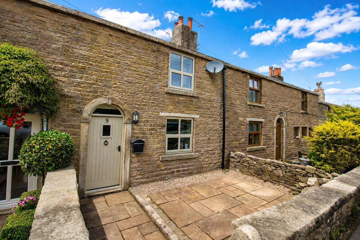 Whalley Terrace, Tockholes