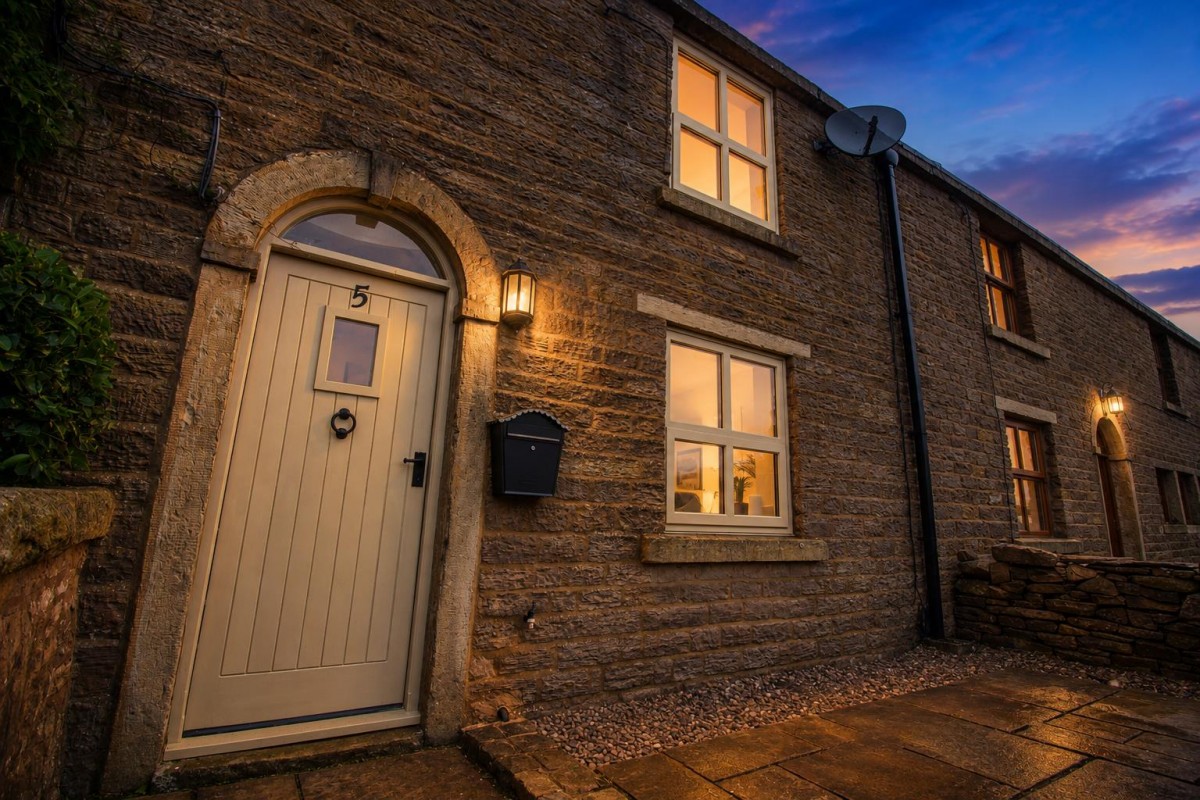 Whalley Terrace, Tockholes