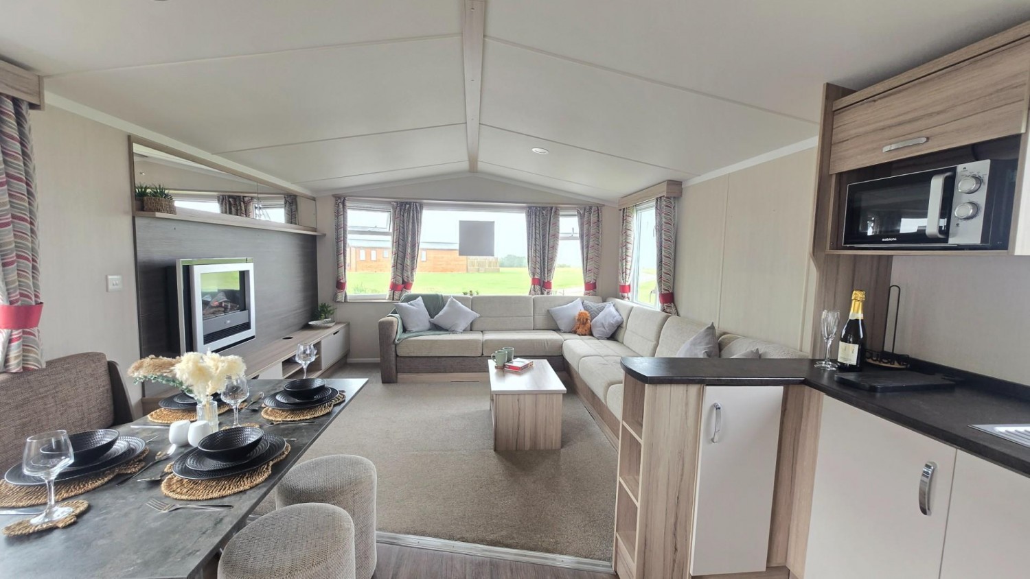 Swift Loire, Scarborough Lodge Retreat, Scarborough