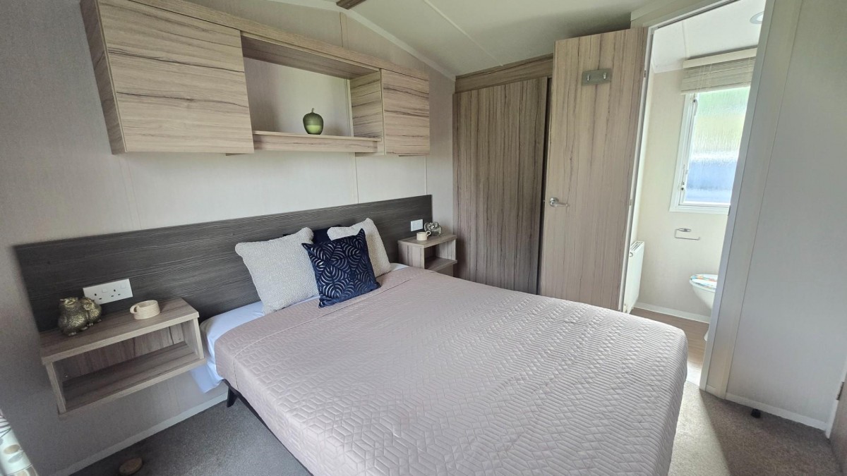 Swift Loire, Scarborough Lodge Retreat, Scarborough