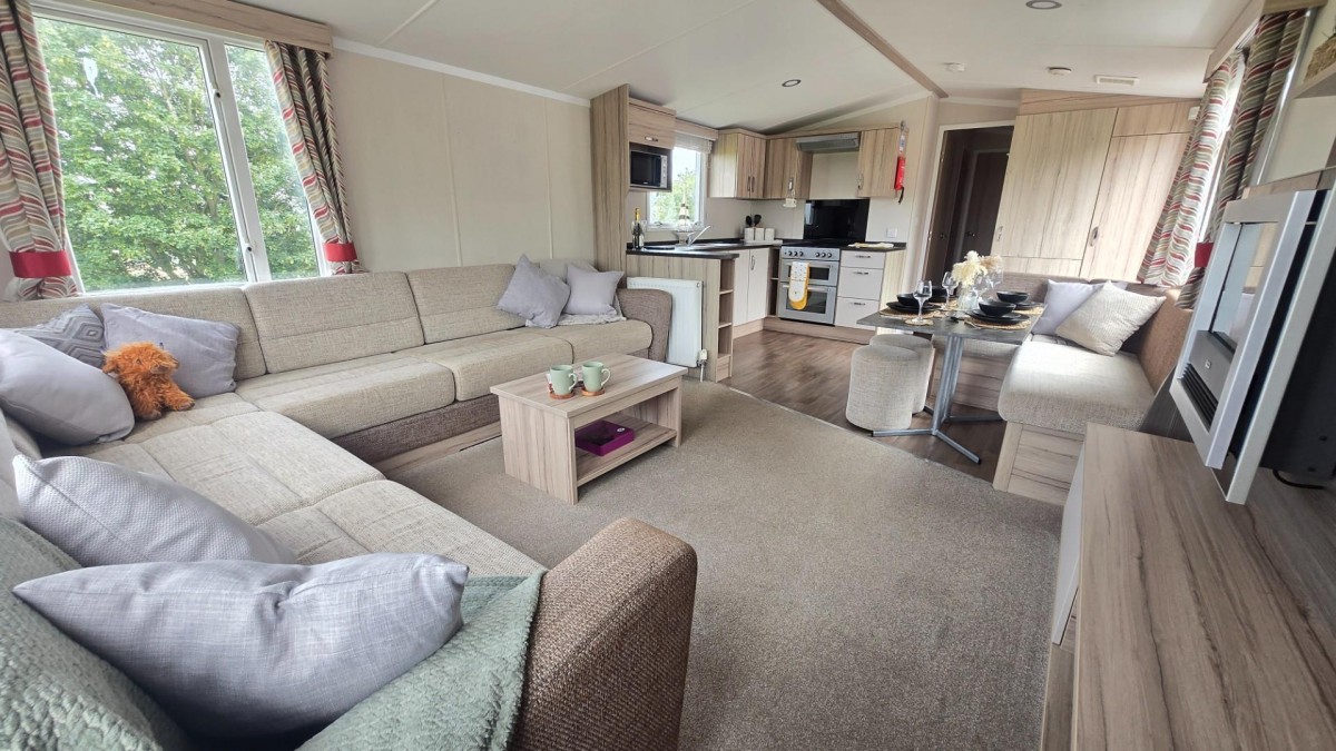 Swift Loire, Scarborough Lodge Retreat, Scarborough