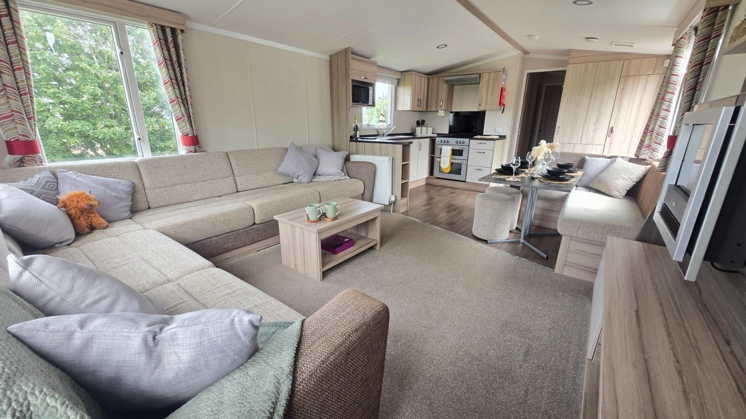 Swift Loire, Scarborough Lodge Retreat, Scarborough