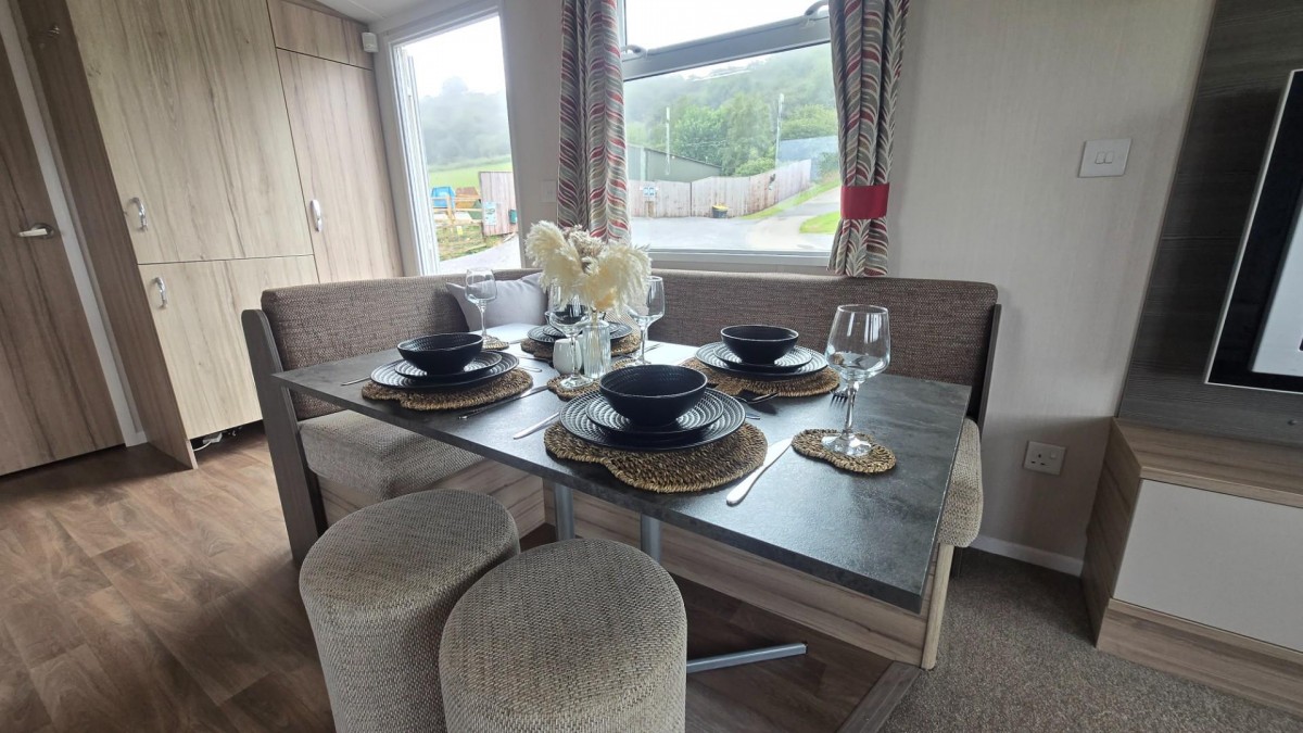 Swift Loire, Scarborough Lodge Retreat, Scarborough