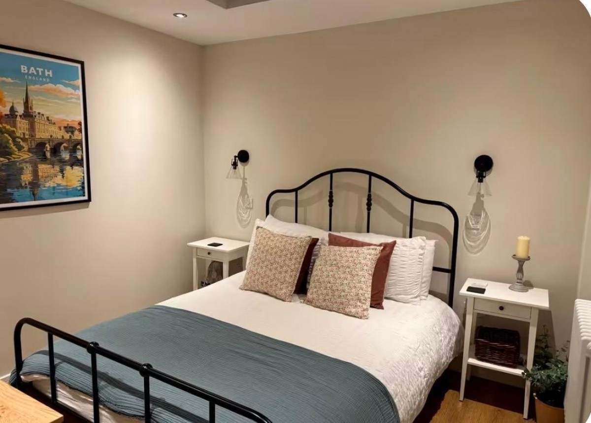 Siston Common, Bristol, BS15 4PA
