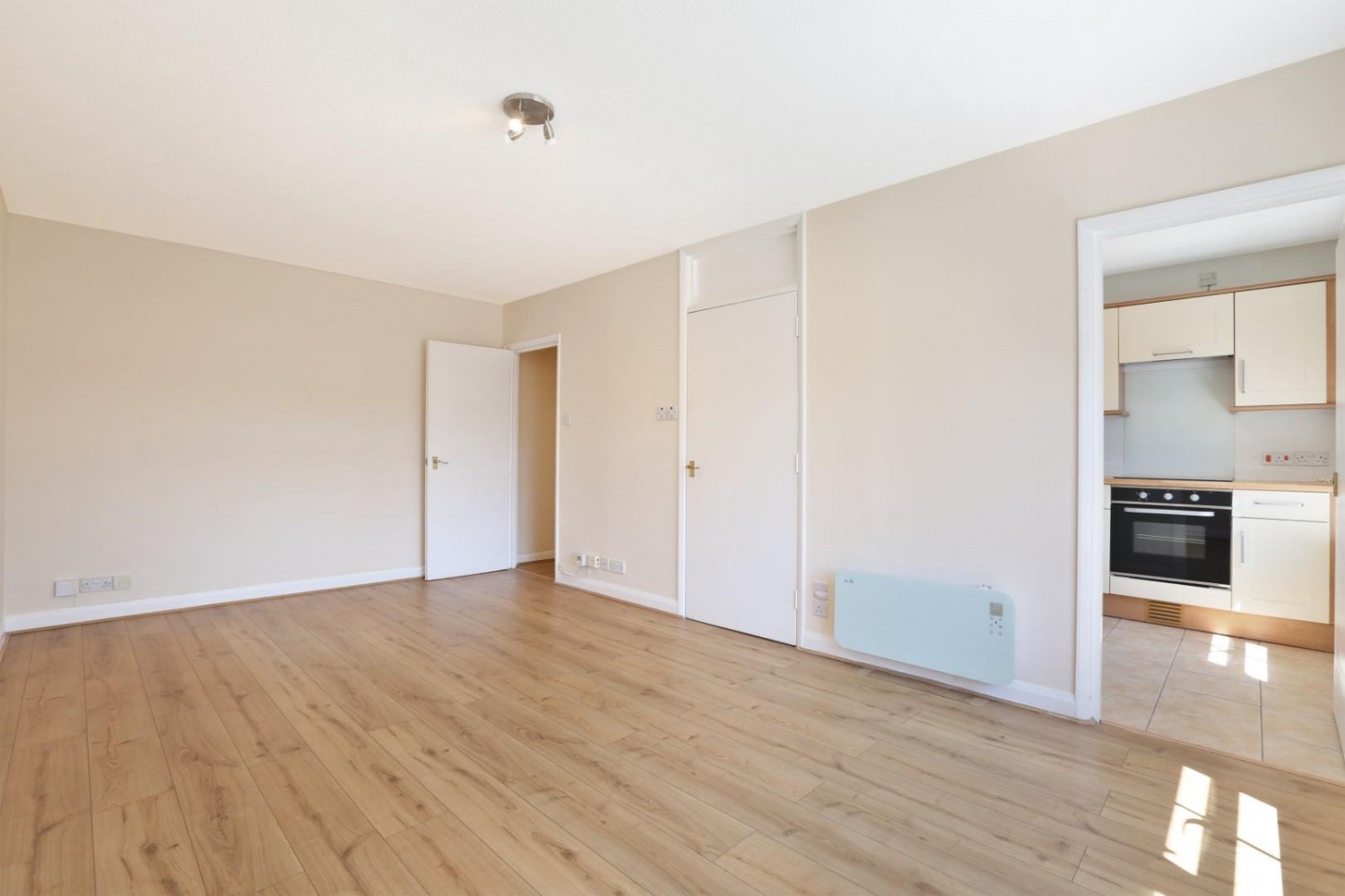 1 bedroom Flat for sale in Paxton Road, London