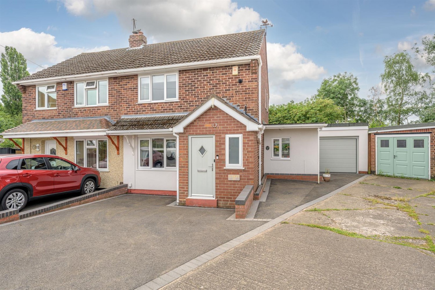 Sunnymede Road, Kingswinford, DY6 8RB