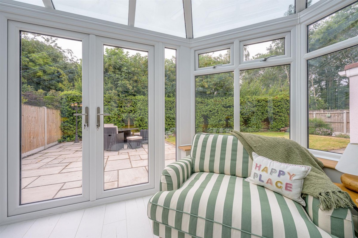 Sunnymede Road, Kingswinford, DY6 8RB