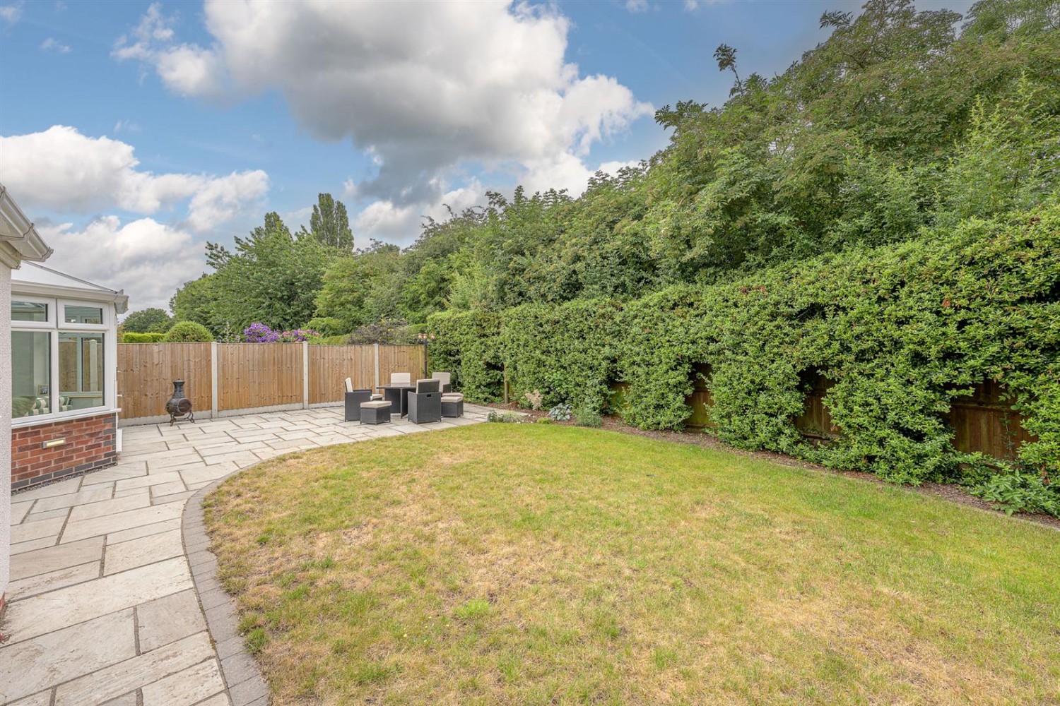 Sunnymede Road, Kingswinford, DY6 8RB
