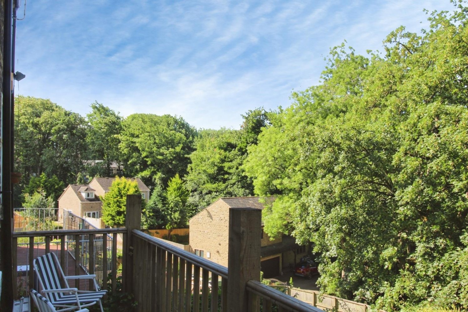 2 bedroom House for sale in Ravenscliffe Road, Calverley, Pudsey