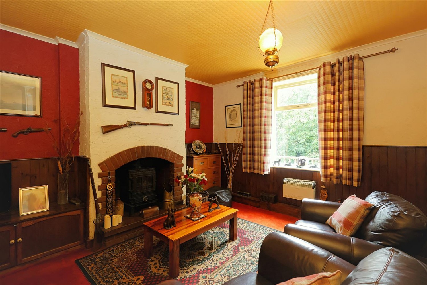 2 bedroom House for sale in Ravenscliffe Road, Calverley, Pudsey