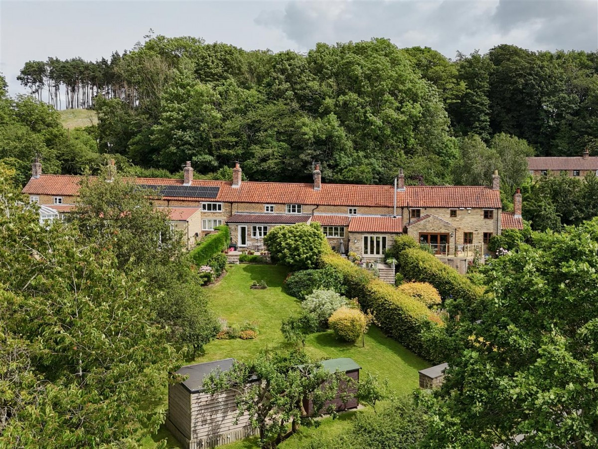 Dale Cottages, Brandsby, York, YO61 4RB