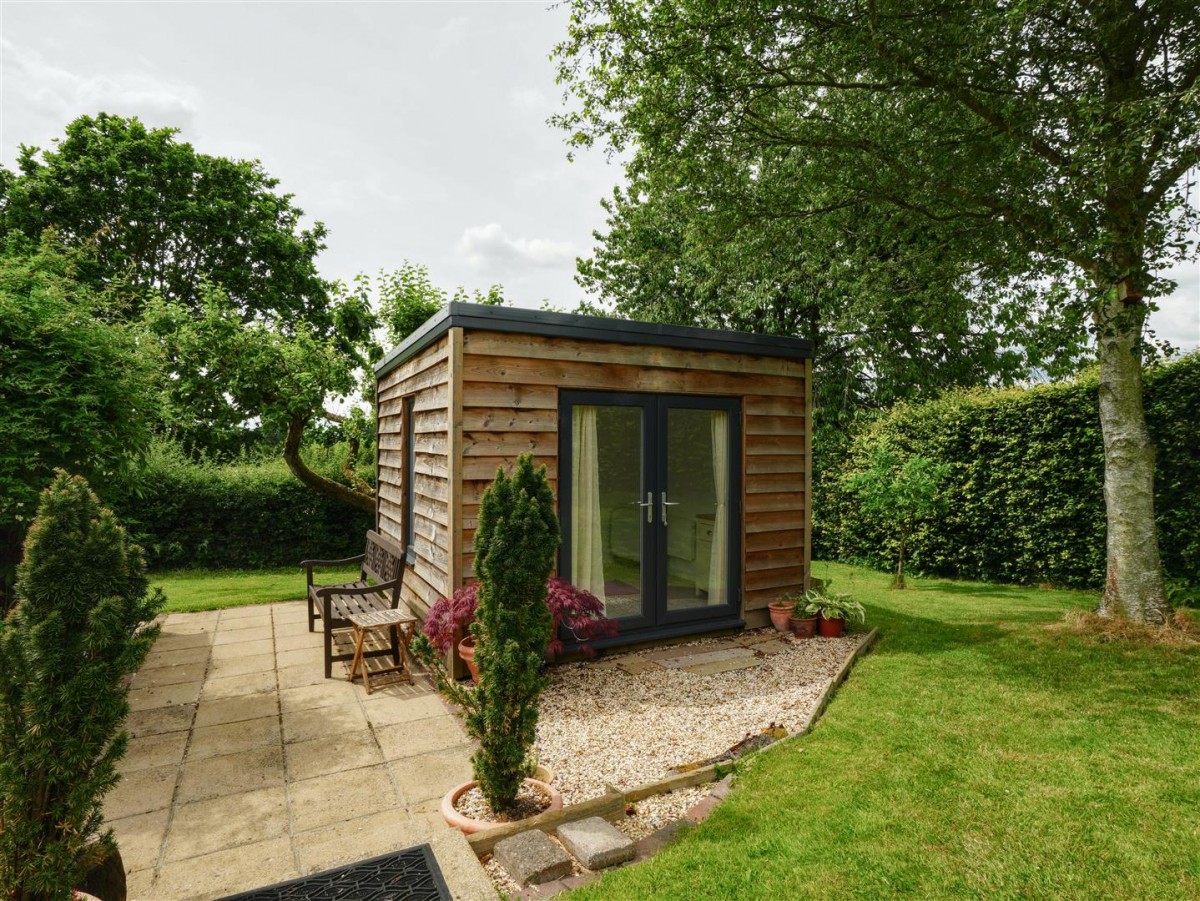 Dale Cottages, Brandsby, York, YO61 4RB