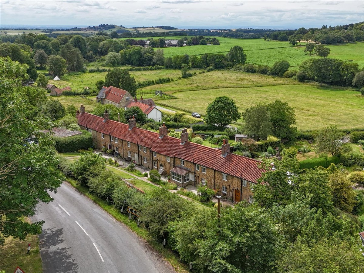 Dale Cottages, Brandsby, York, YO61 4RB
