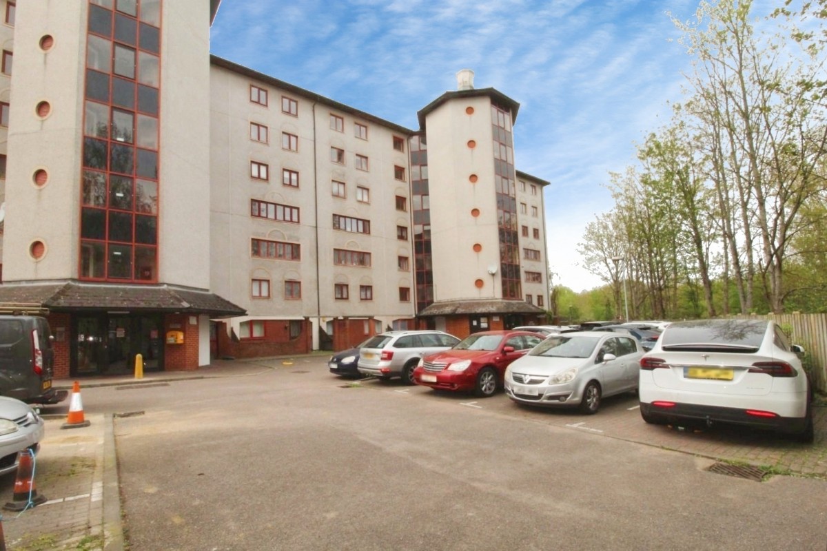 Eleanor Way, Waltham Cross