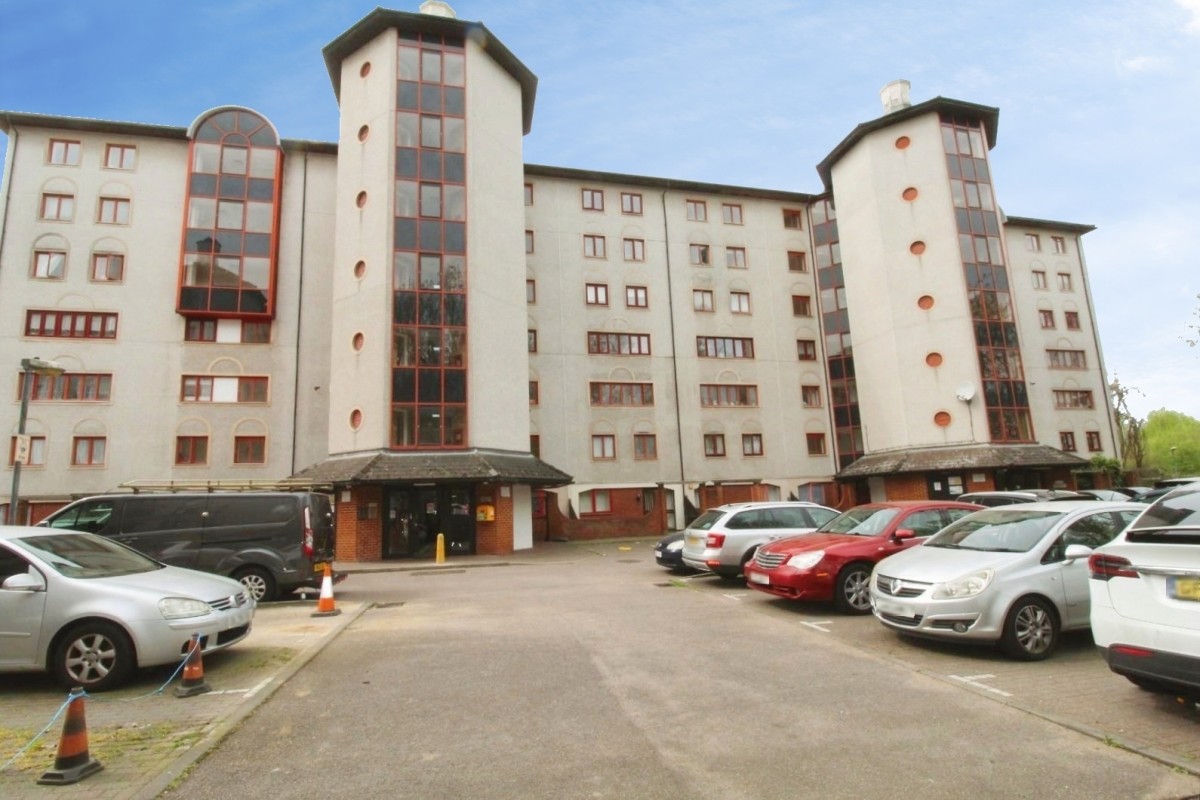 Eleanor Way, Waltham Cross