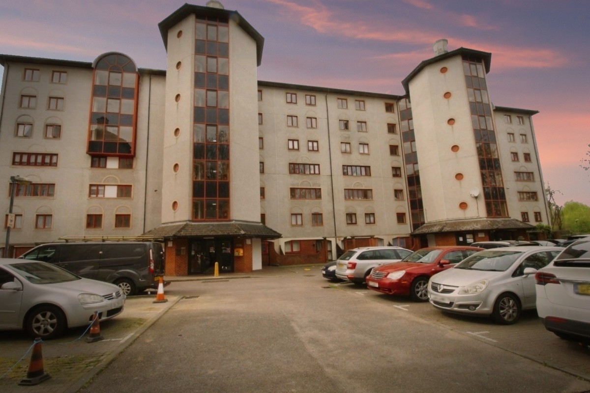 Eleanor Way, Waltham Cross