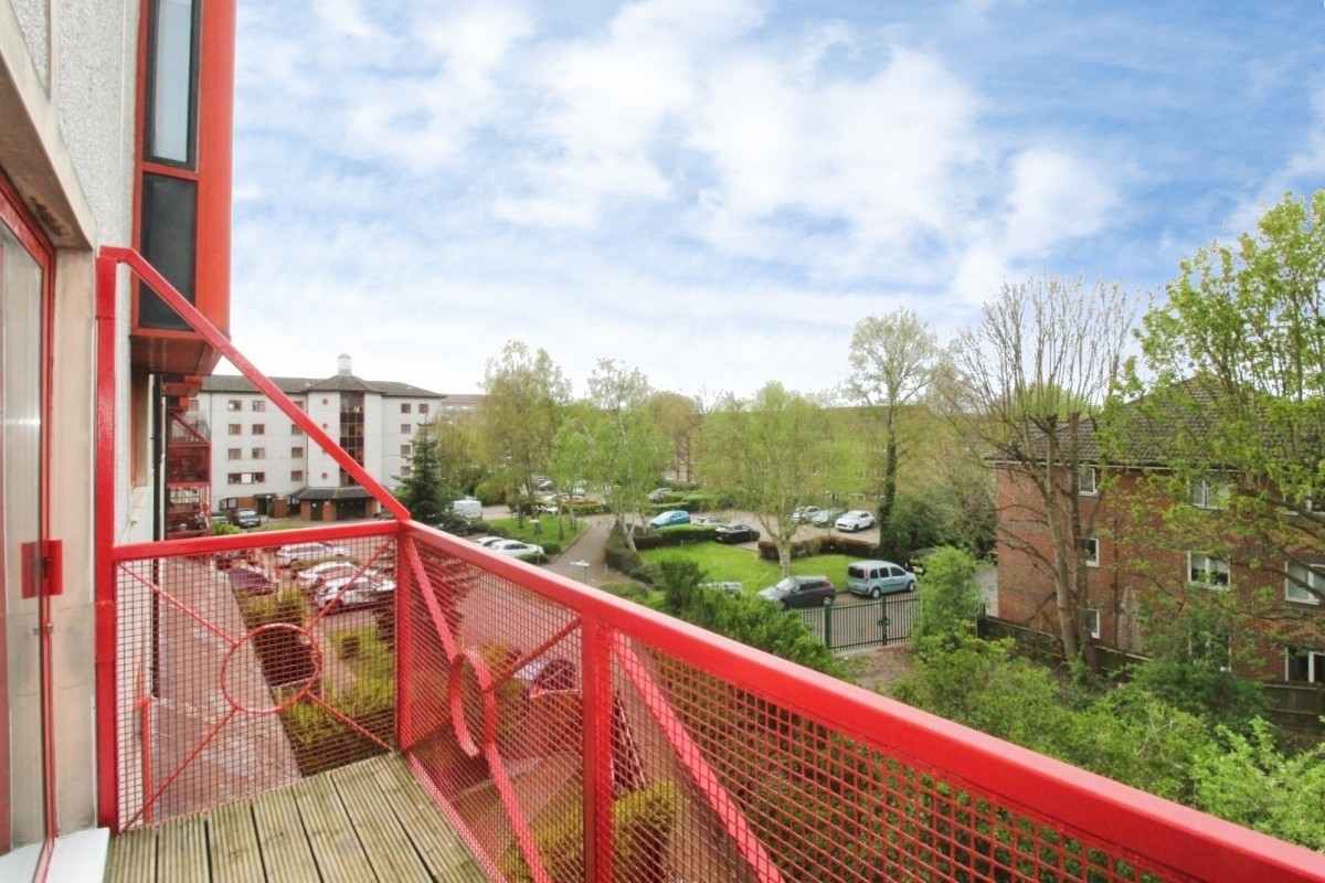 Eleanor Way, Waltham Cross