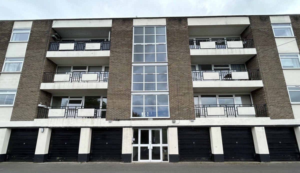 Hollins Court, Harrogate