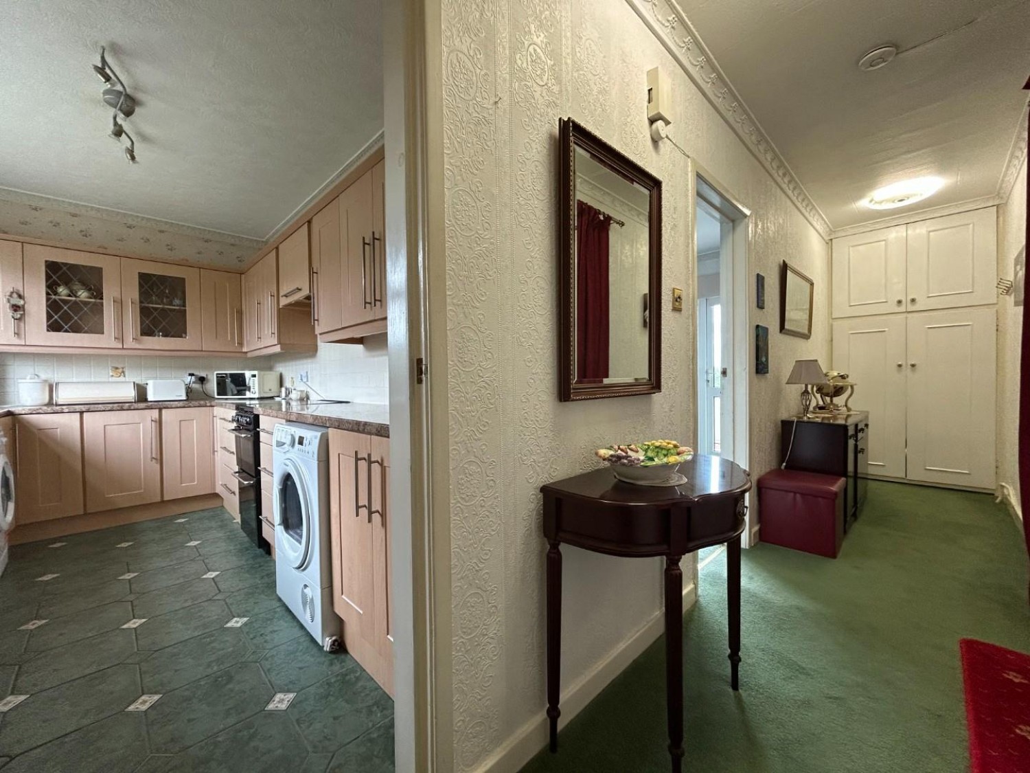 2 bedroom Flat for sale in Hollins Court, Harrogate