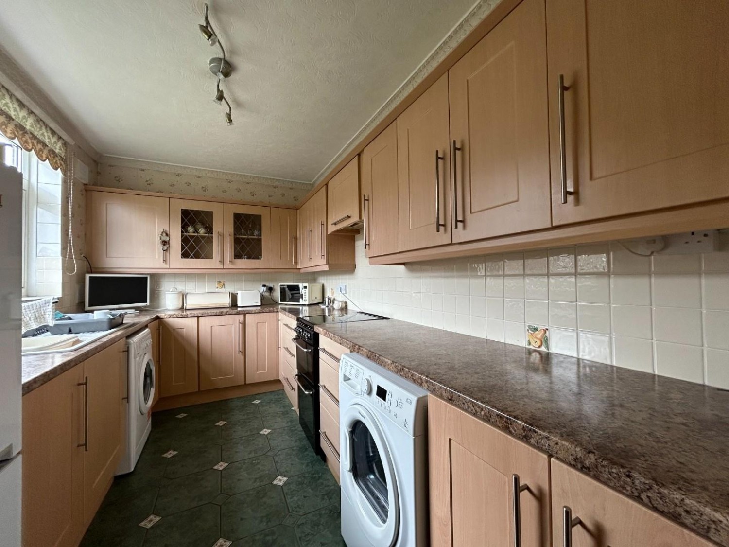 2 bedroom Flat for sale in Hollins Court, Harrogate