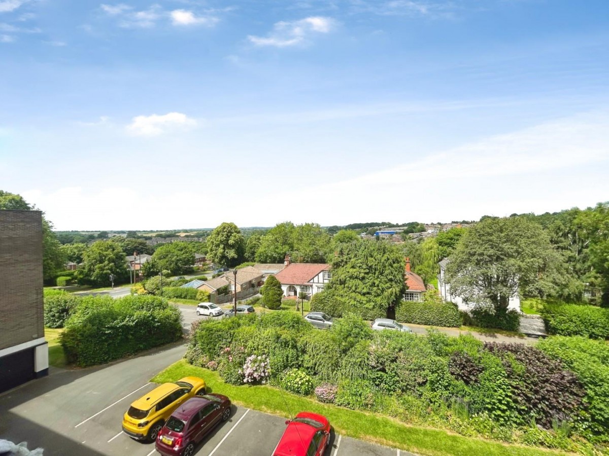 Hollins Court, Harrogate