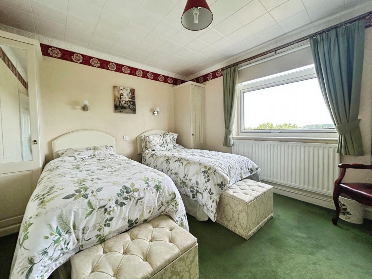 Hollins Court, Harrogate