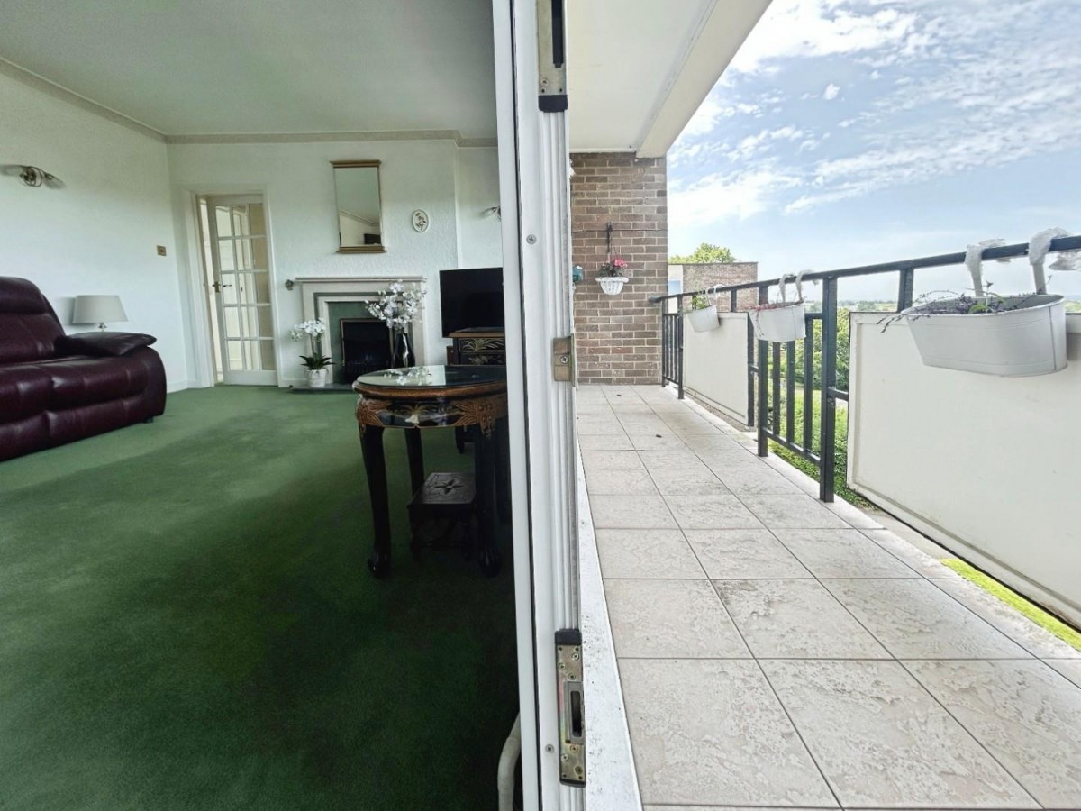Hollins Court, Harrogate
