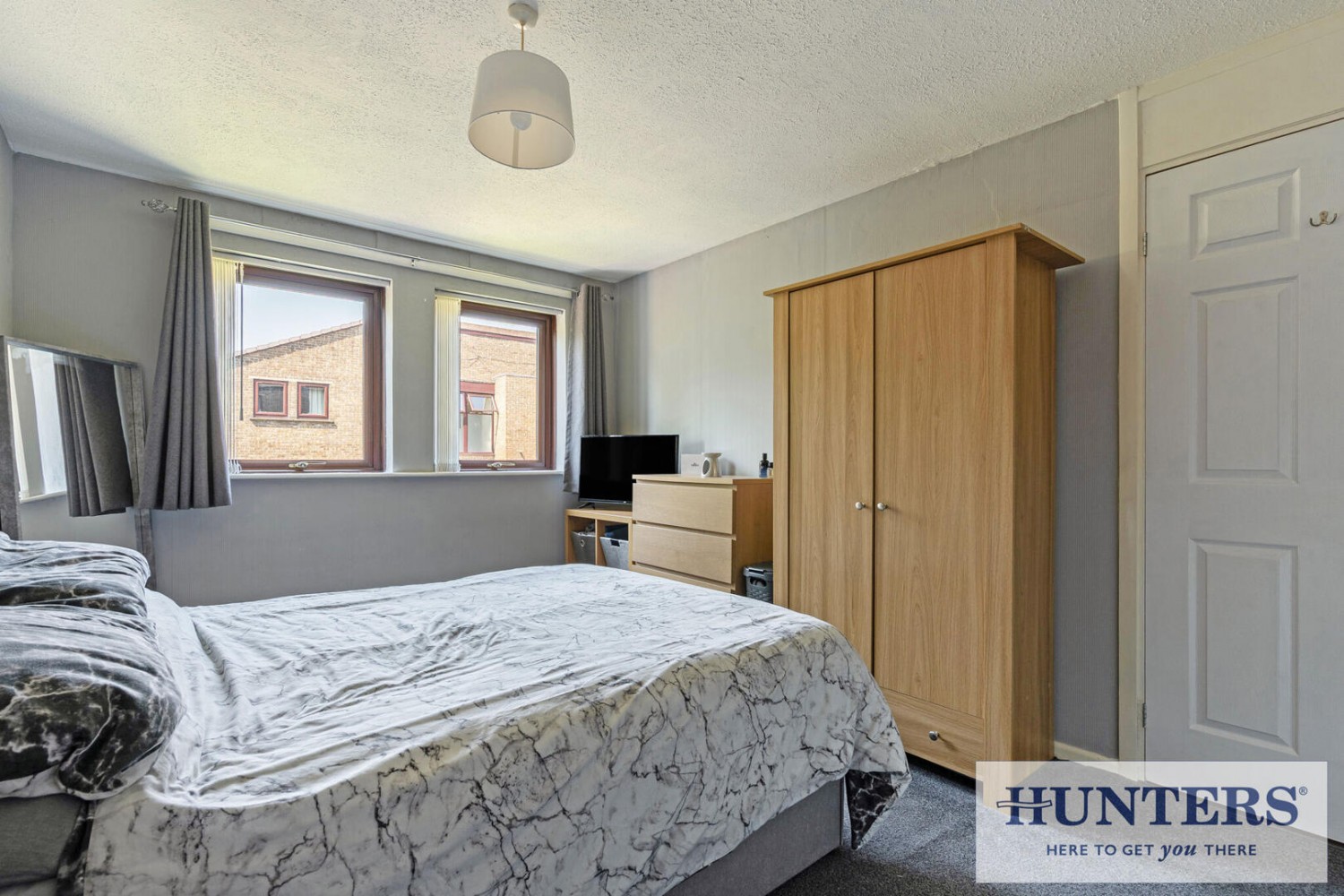 2 bedroom Flat for sale in Banksfield Avenue, Yeadon, Leeds