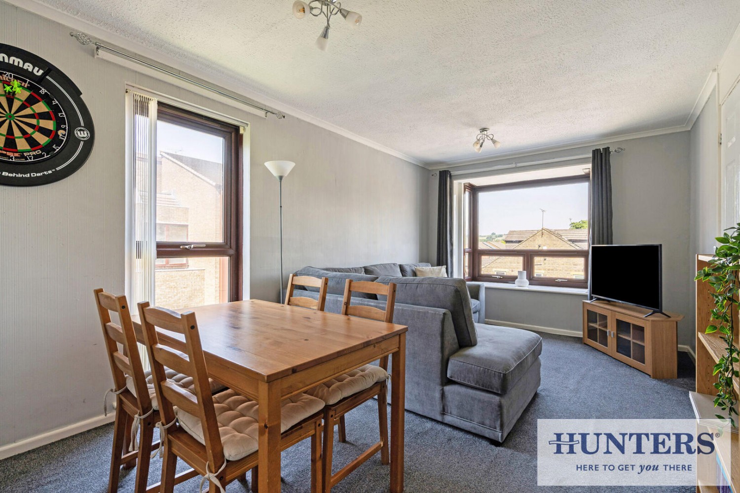 2 bedroom Flat for sale in Banksfield Avenue, Yeadon, Leeds