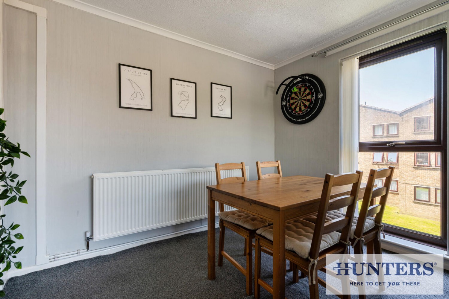 2 bedroom Flat for sale in Banksfield Avenue, Yeadon, Leeds