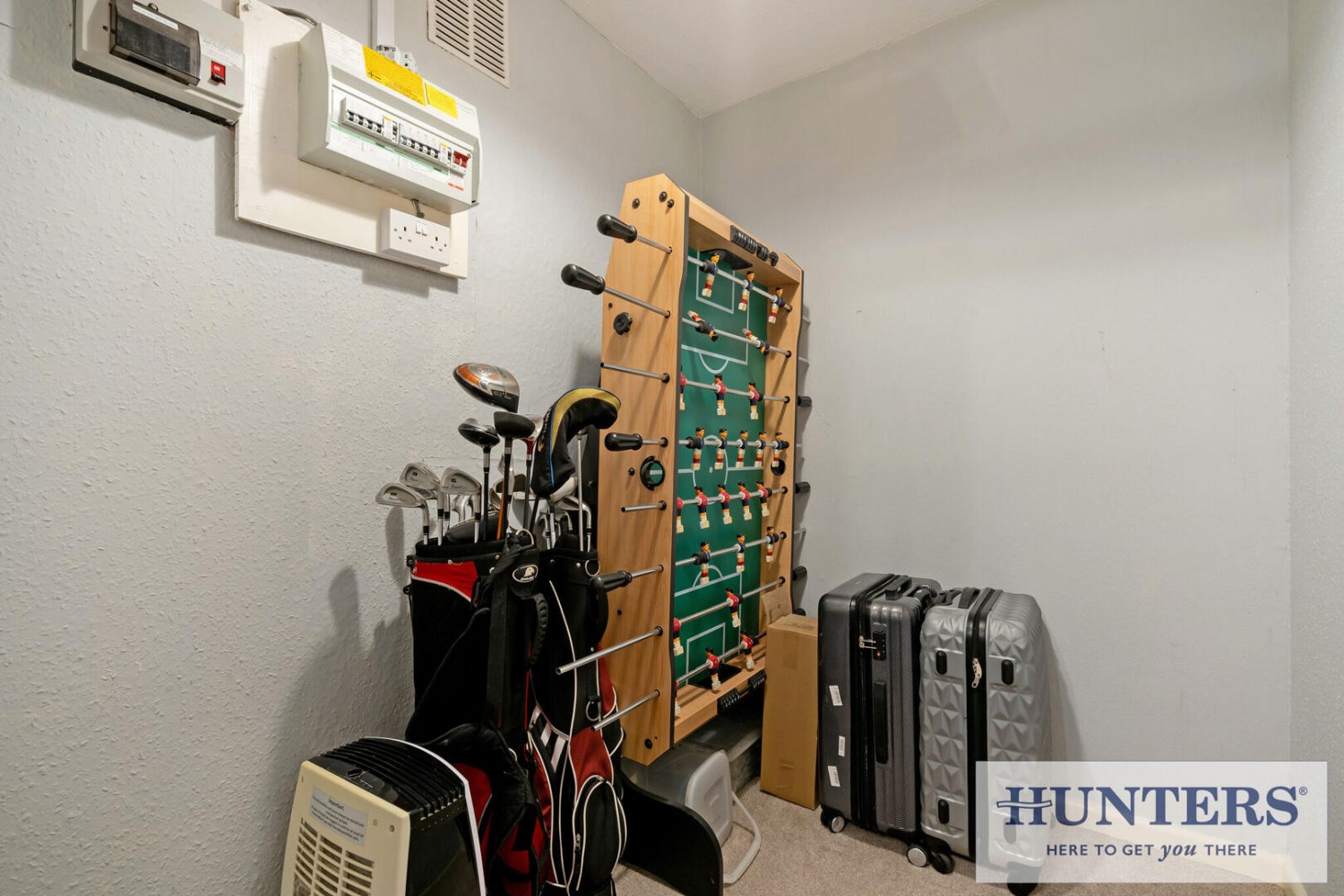 2 bedroom Flat for sale in Banksfield Avenue, Yeadon, Leeds