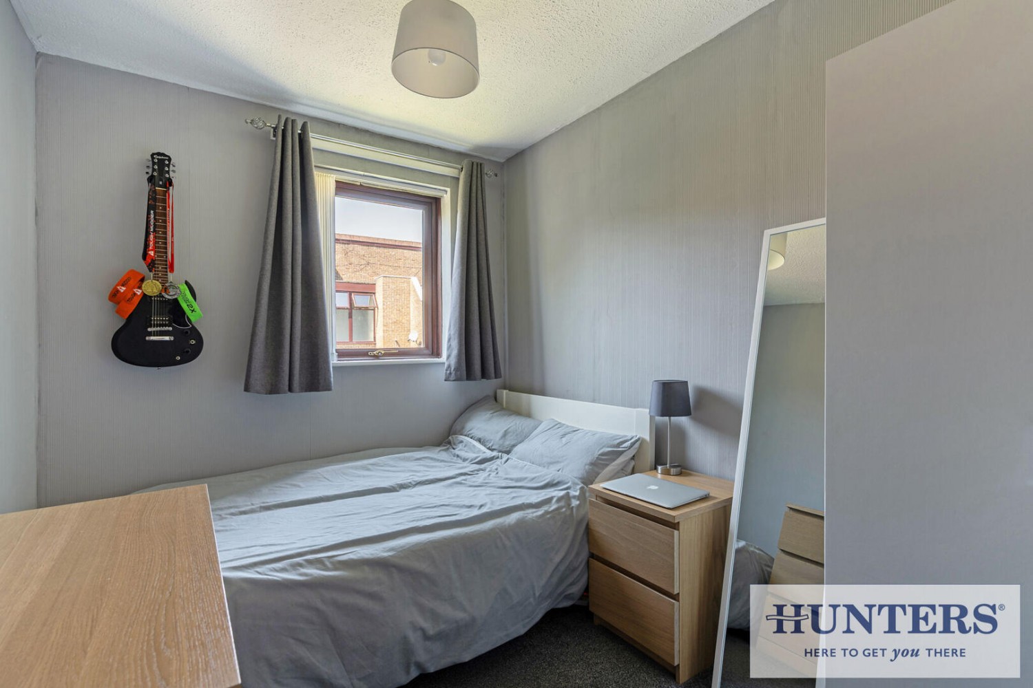 2 bedroom Flat for sale in Banksfield Avenue, Yeadon, Leeds