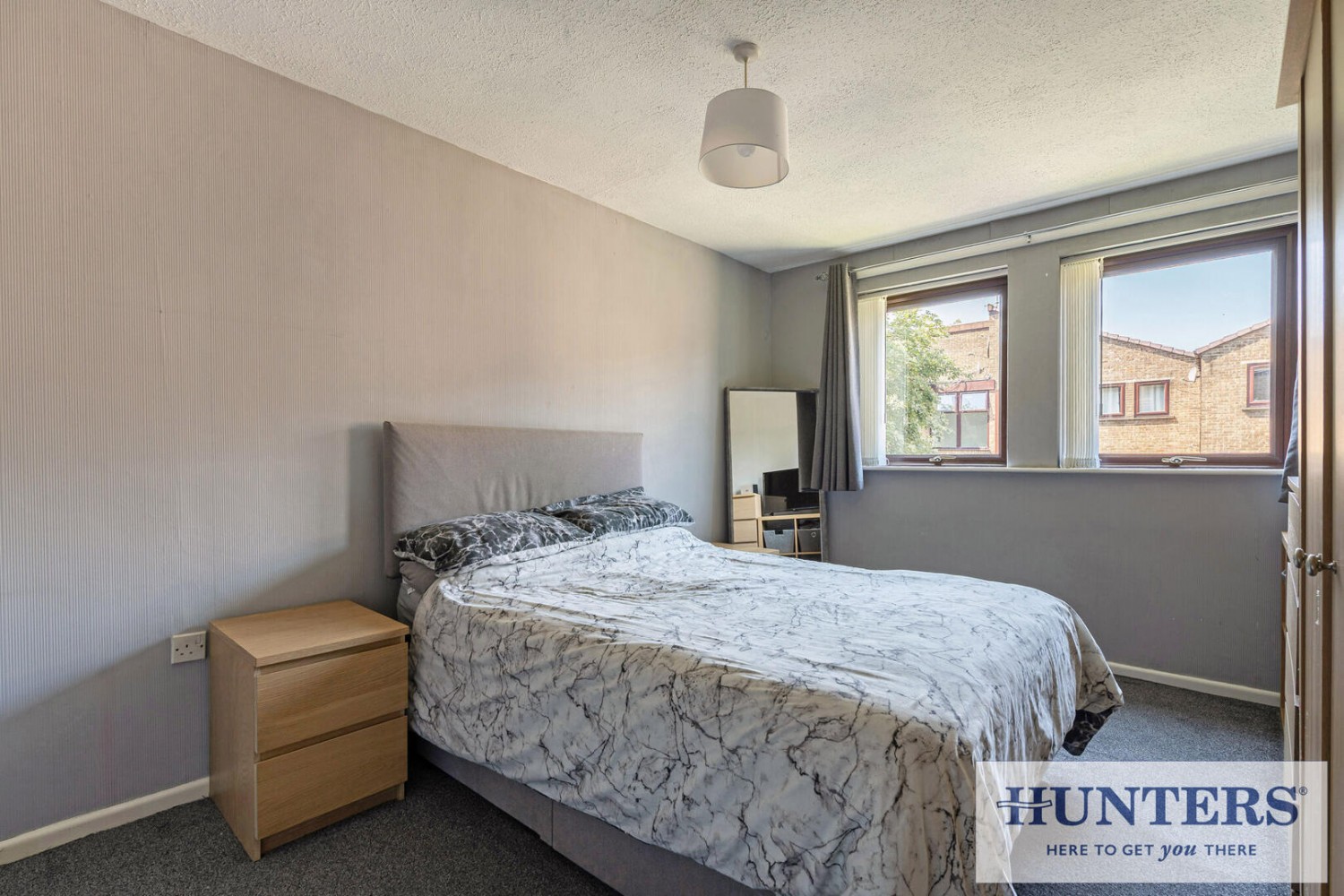 2 bedroom Flat for sale in Banksfield Avenue, Yeadon, Leeds