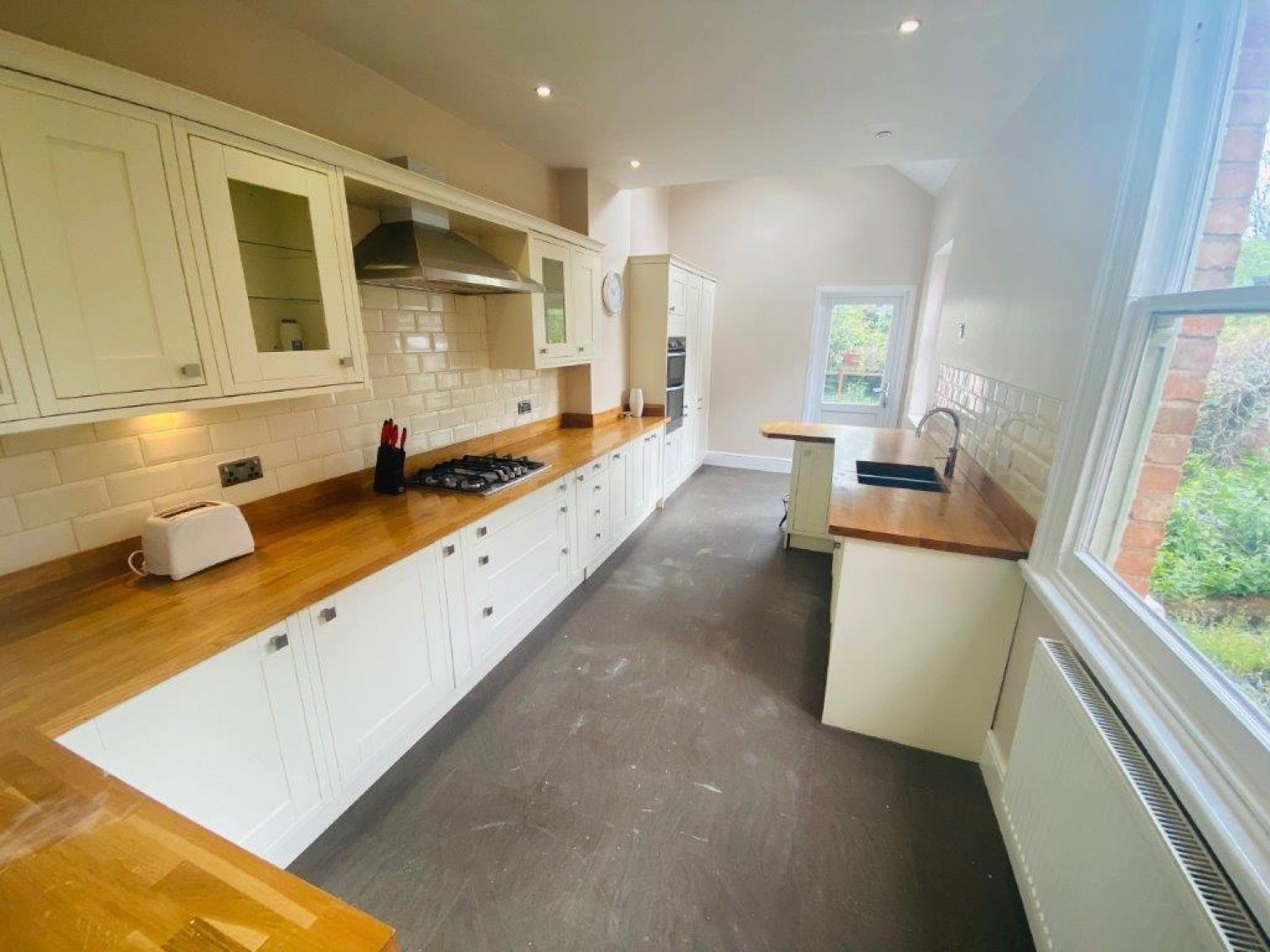 4 bedroom House to let in Victoria Road, Sutton Coldfield