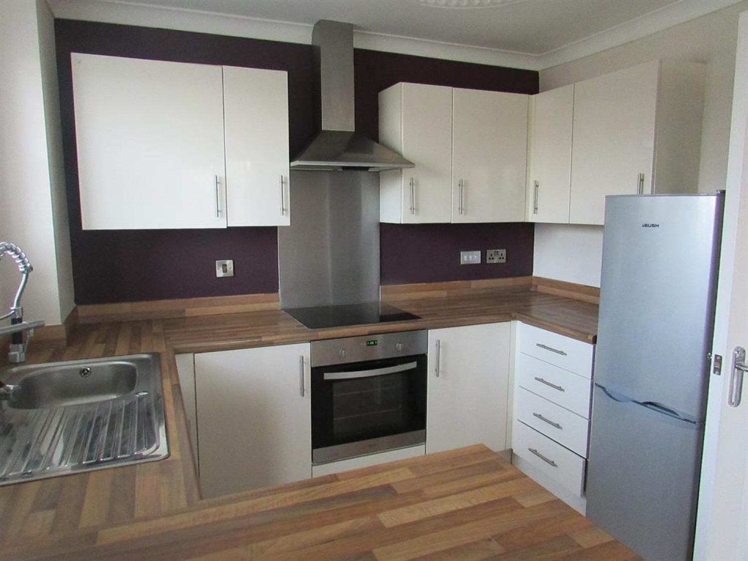 2 bedroom Flat to let in Pinetree house, The Laurels B78 3EJ