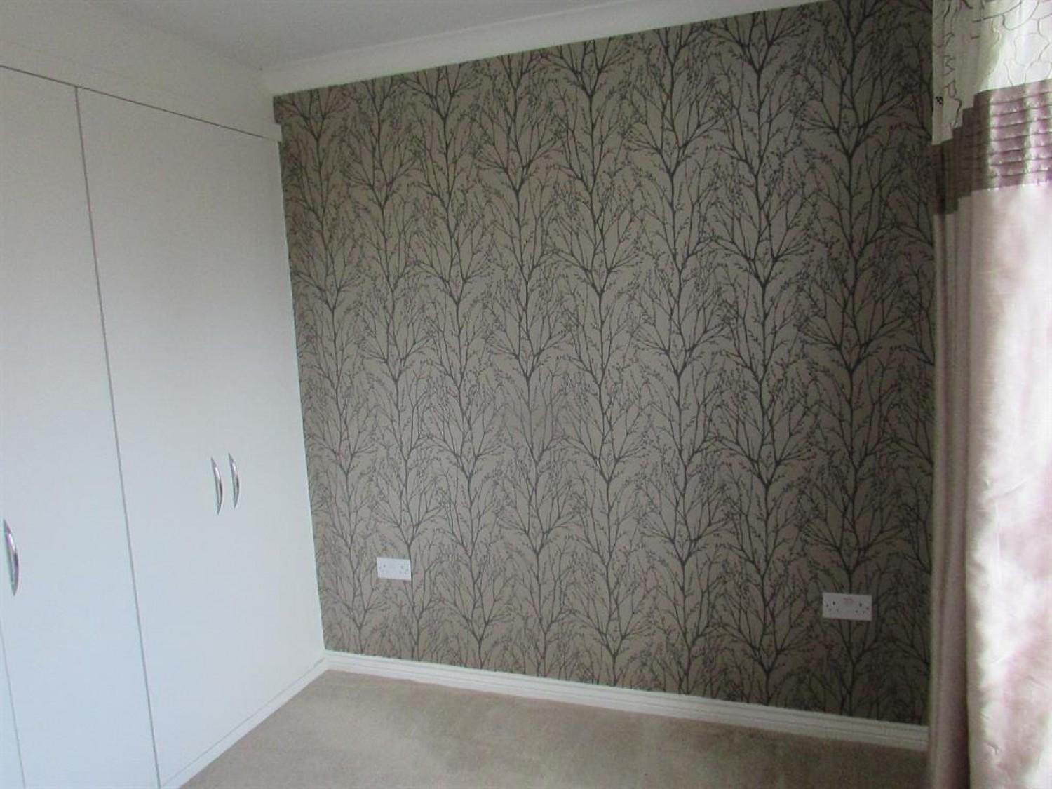 2 bedroom Flat to let in Pinetree house, The Laurels B78 3EJ
