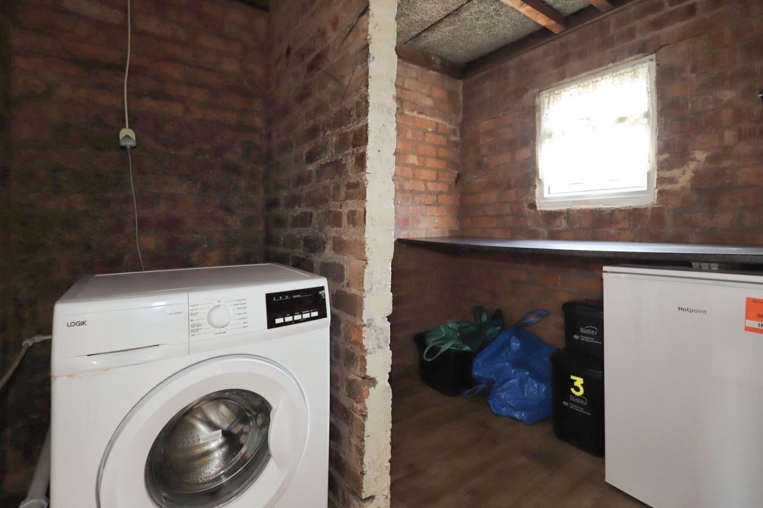 2 bedroom House for sale in Sandfield Grove, Lower Gornal, DY3