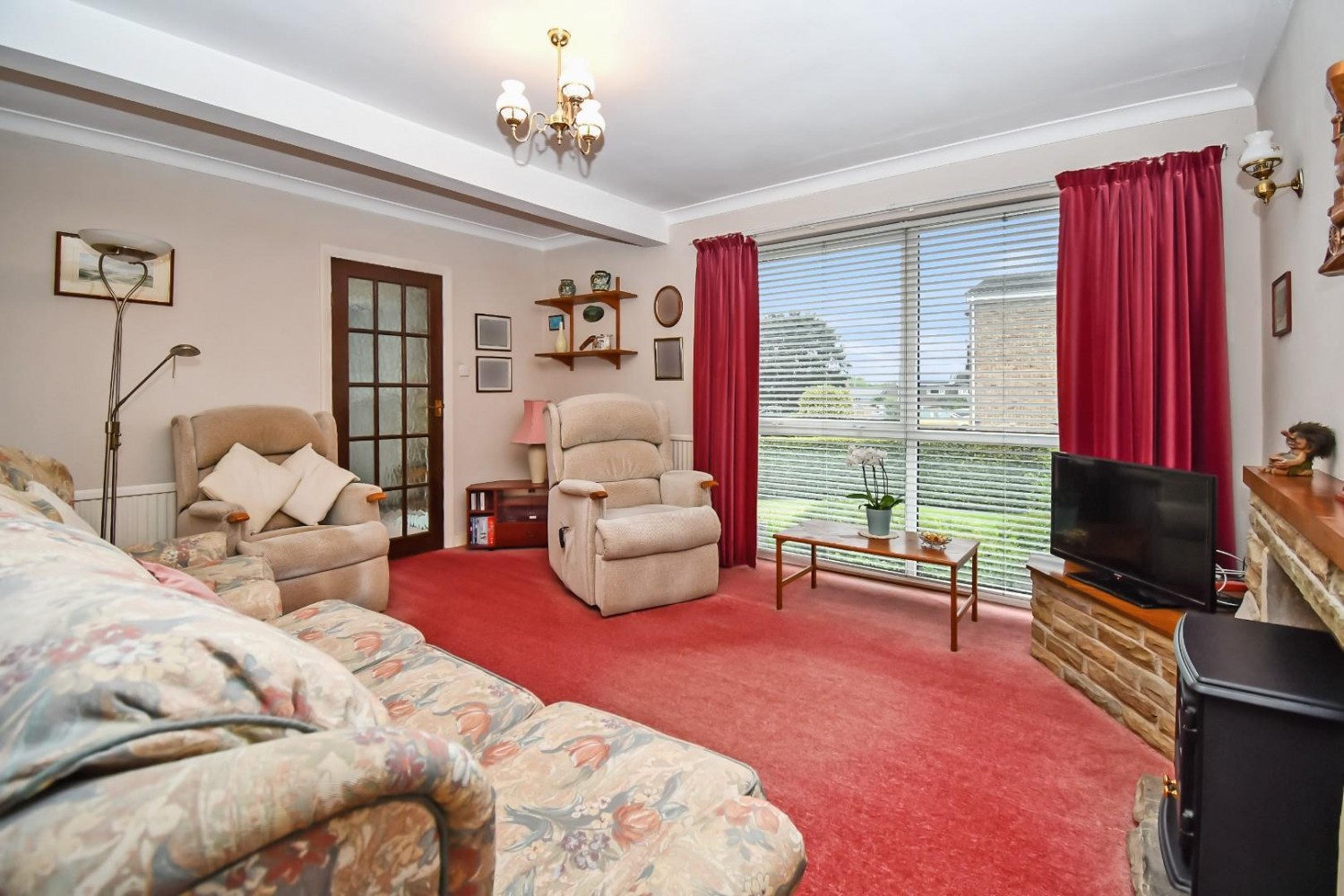 3 bedroom House for sale in St. Johns Drive, Yeadon, Leeds