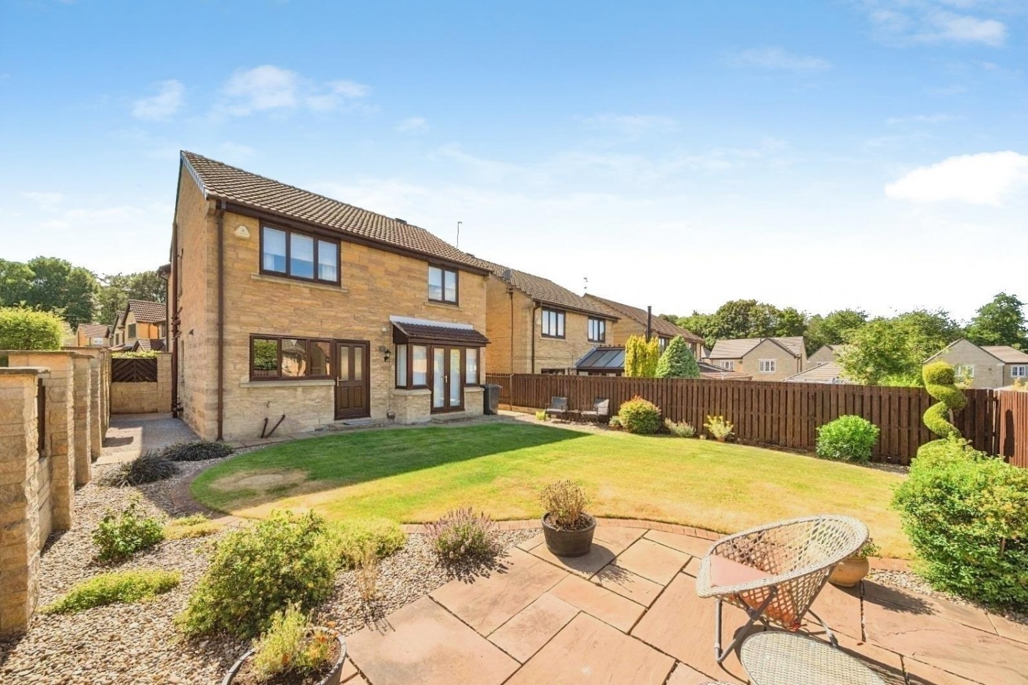 4 bedroom House for sale in Thorncliffe Way, Tankersley, Barnsley
