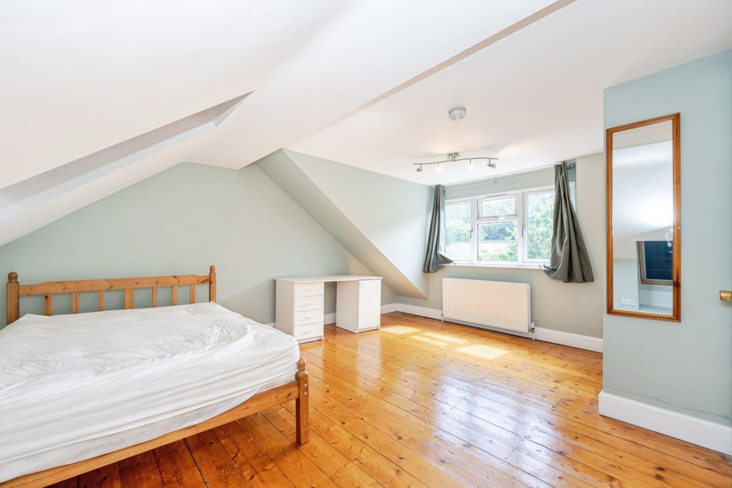 2 bedroom Flat for sale in Beverley Gardens, Wembley