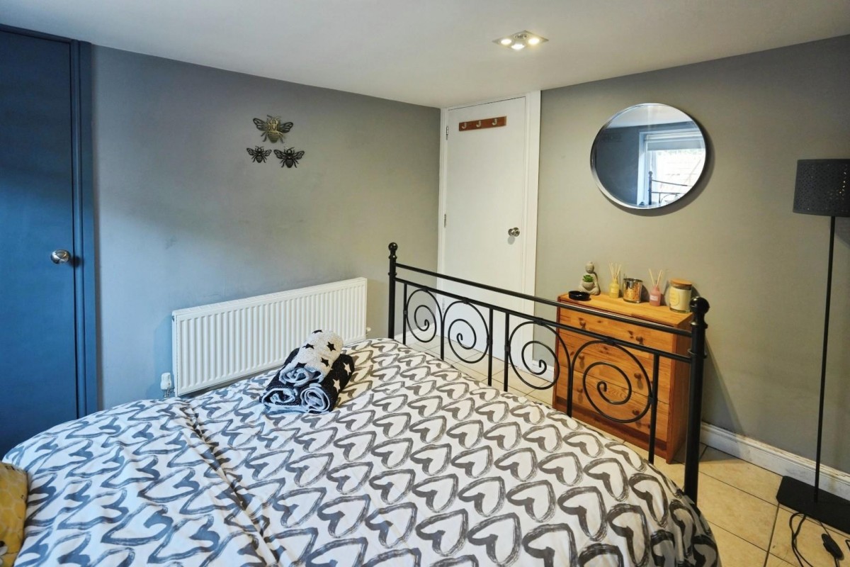 Mill LANE, 9, Mill Lane