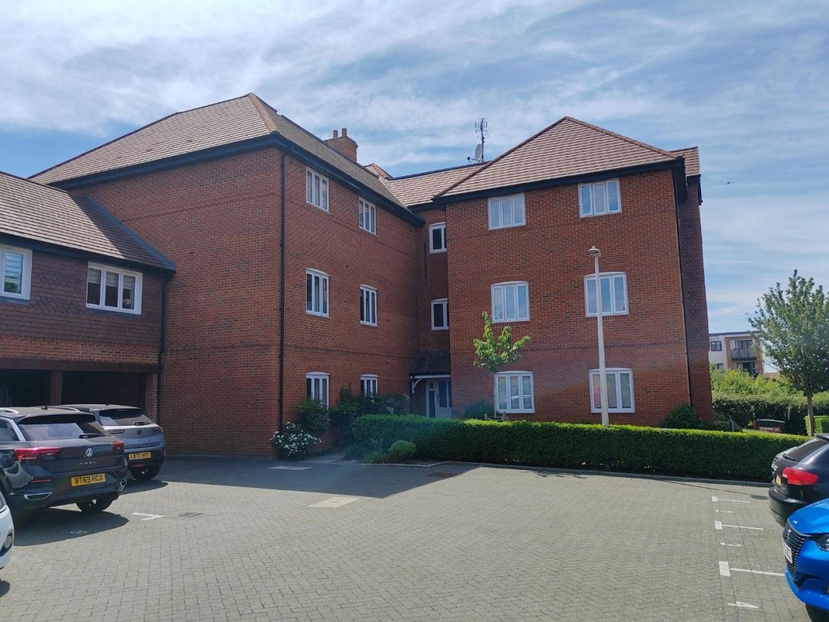 Hazylwood, Wokingham