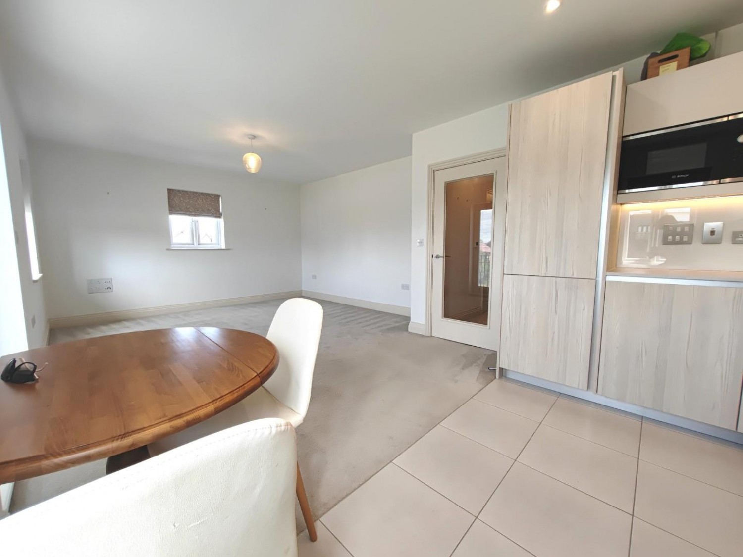 2 bedroom Flat for sale in Hazylwood, Wokingham