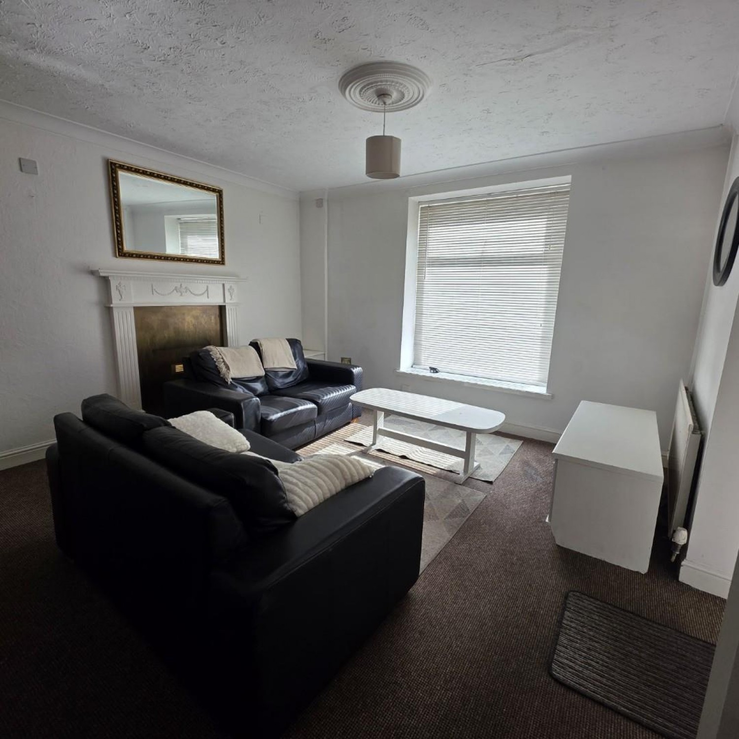 3 bedroom House to let in King Street, Pontypridd